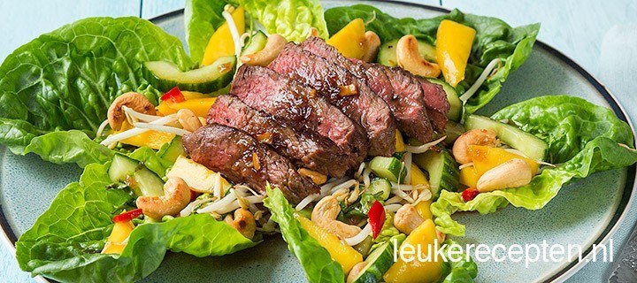 Thaise salade met biefstuk en mango
