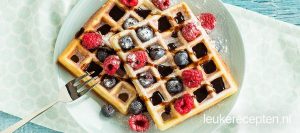 luchtige-wafels-vers-fruit - leukerecepten.nl