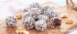 Gezonde chocoladetruffels met noten en kokos - leukerecepten.nl