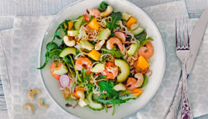 noedelsalade_met_garnalen