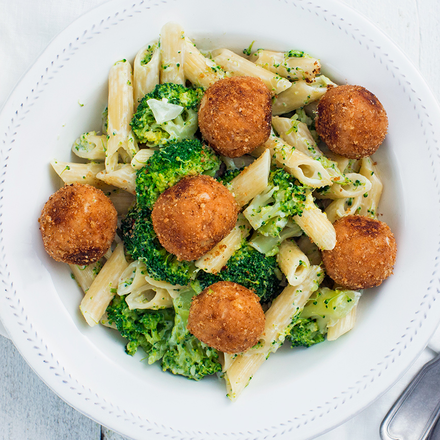 pasta-met-broccoli-en-zalmballetjes