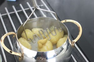 aardappelkroketjes-met-amandel leukerecepten.nl