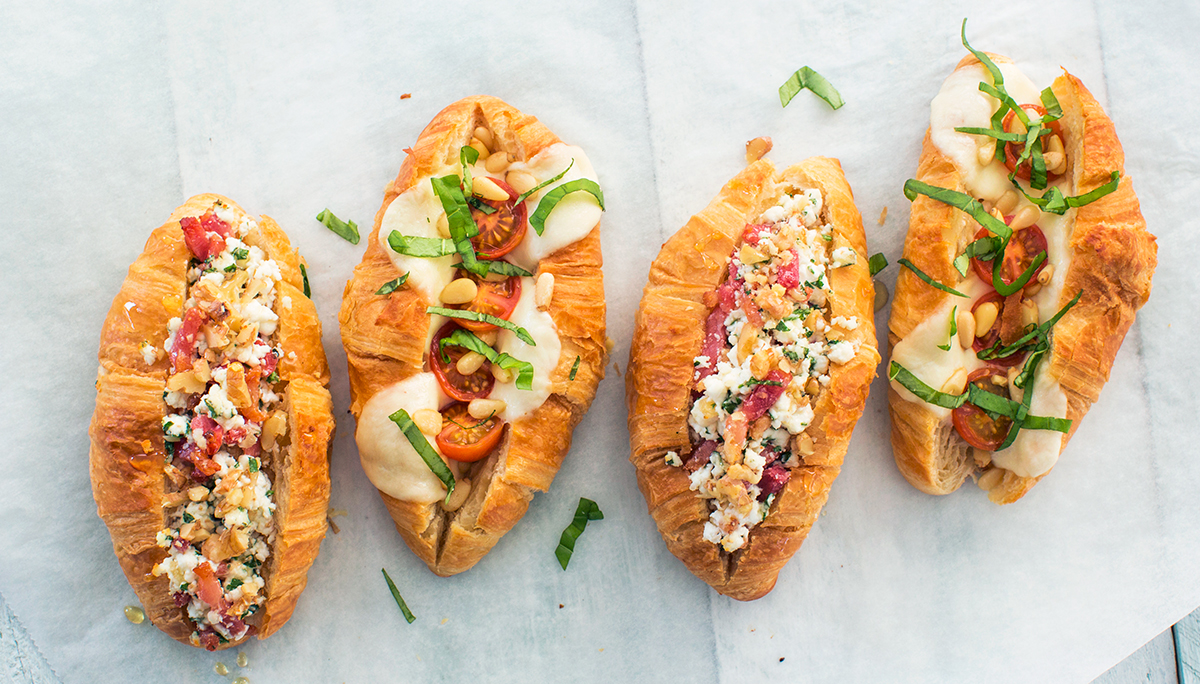 Hartige gevulde croissants