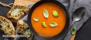 tomaten basilicum soep met pesto broodjes leukerecepten.nl