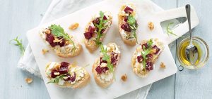 bruschetta met geitenkaas en rode biet leukerecepten.nl