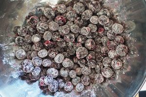 Gezonde crumble met blauwe bessen