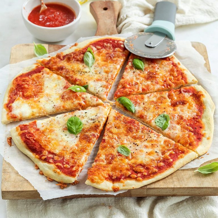Verse pizza margherita Lekker zelf maken 🍕 LeukeRecepten