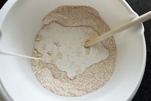 kue mangkok maken stap 2