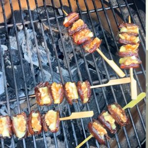 Dadels met brie van de BBQ stap 3