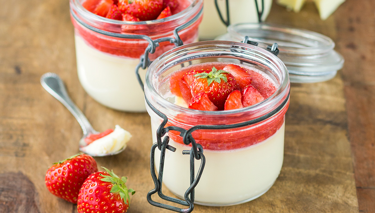 Panna cotta met aardbeien