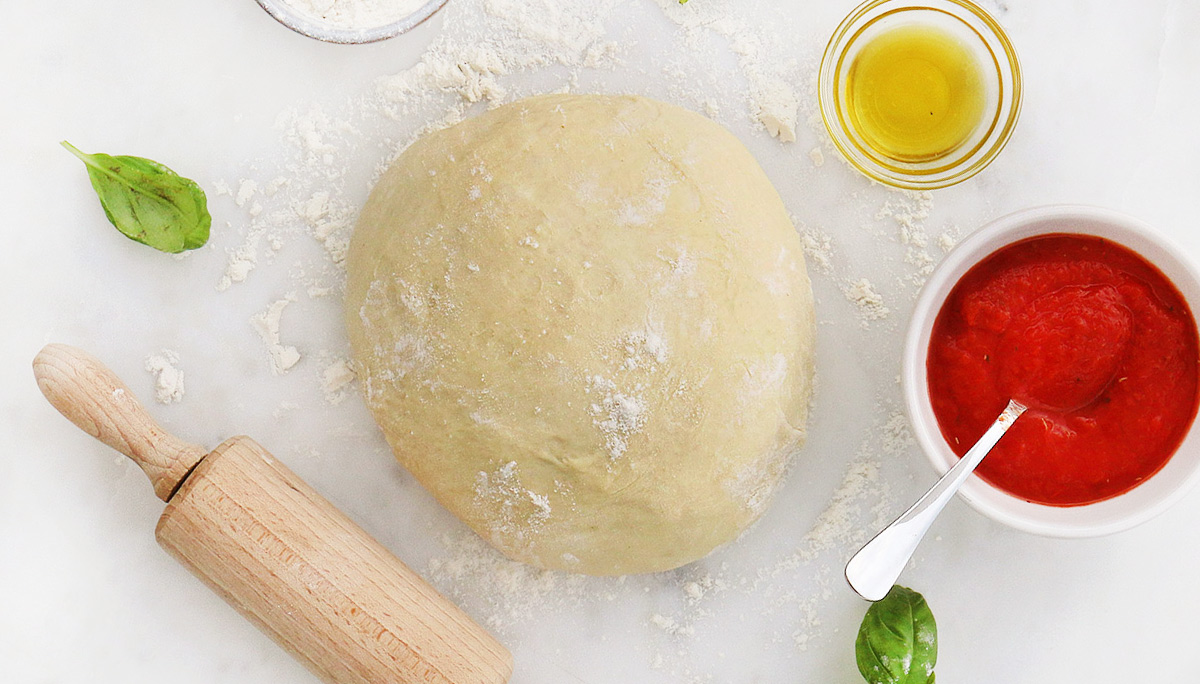 Pizzadeeg maken: makkelijk basisrecept