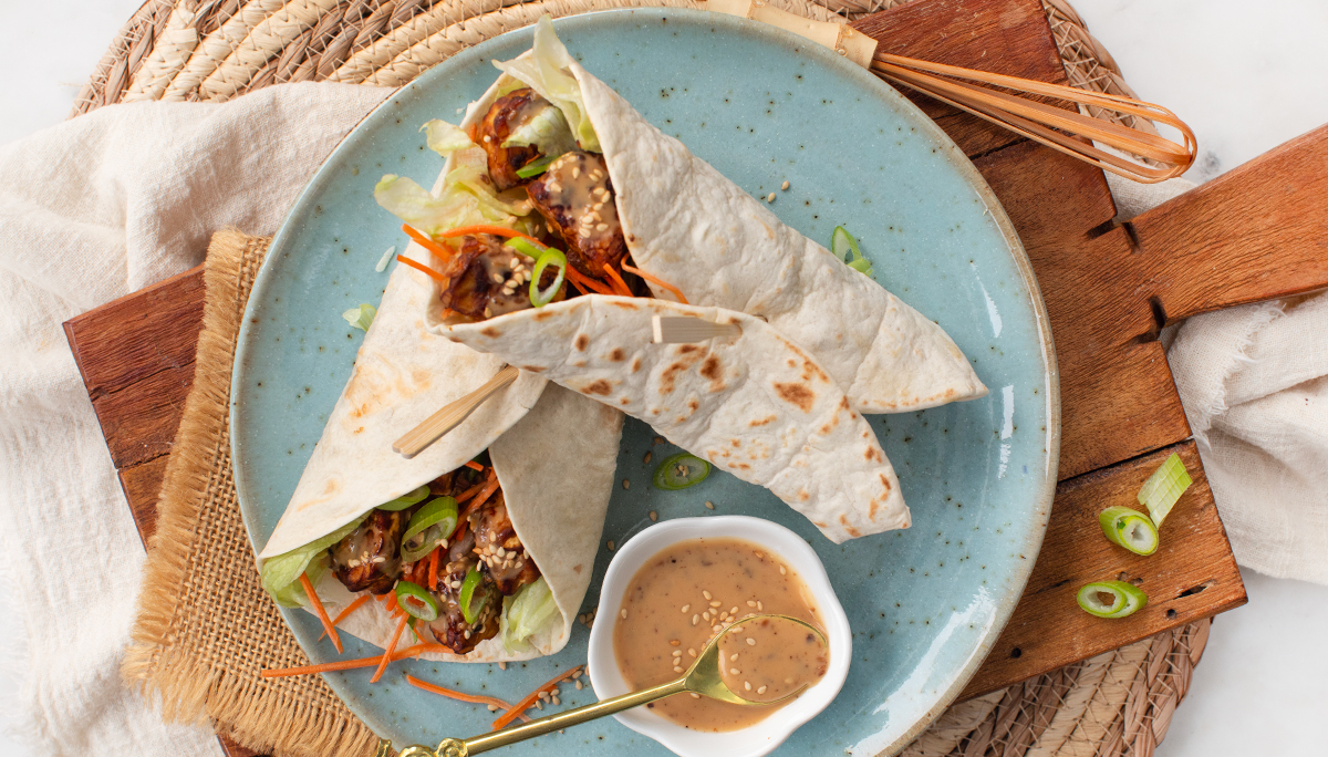 Tempeh wraps met sesamdressing