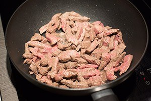 Beef stroganoff step 01