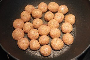 chicken balls with pak choi 01