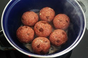 meatballs_with_dried_tomato_04.jpg