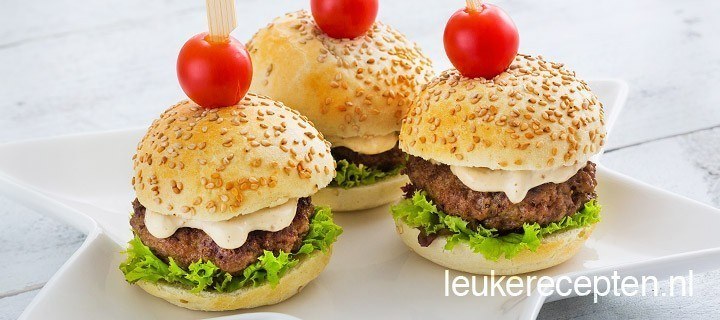 maat Op de een of andere manier helpen Mini hamburgers met truffelmayonaise - LeukeRecepten