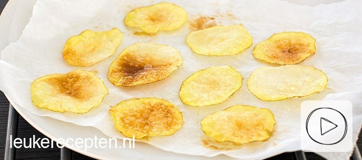 Mevrouw Onverbiddelijk pindas DIY: aardappelchips uit de magnetron - LeukeRecepten