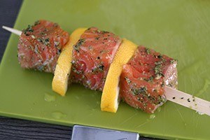 salmon skewer with lemon 01