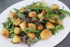 salad with roasted potatoes 01