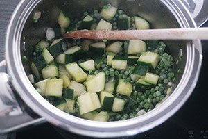 zucchini peas 01