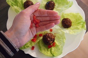oriental balls with lettuce 01