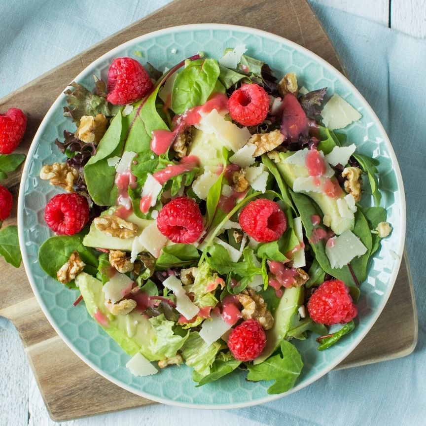 Salad with raspberry dressing