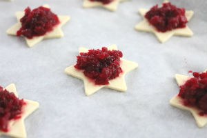 puff-pastry-stars-with-beet-2.jpg