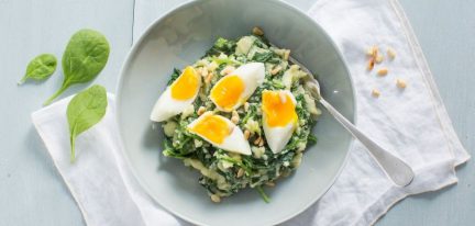 Spinach stew with egg