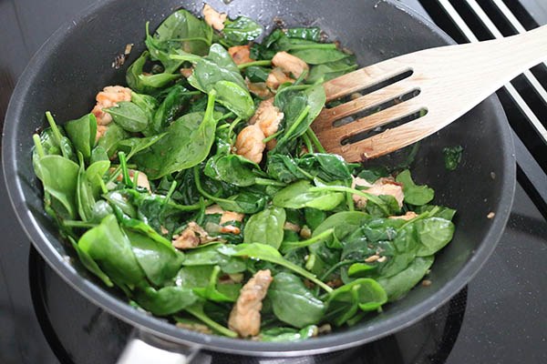 Pasta_with_salmon_spinach_03.jpg
