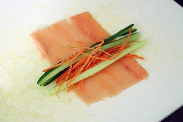 salmon rolls_01.jpg