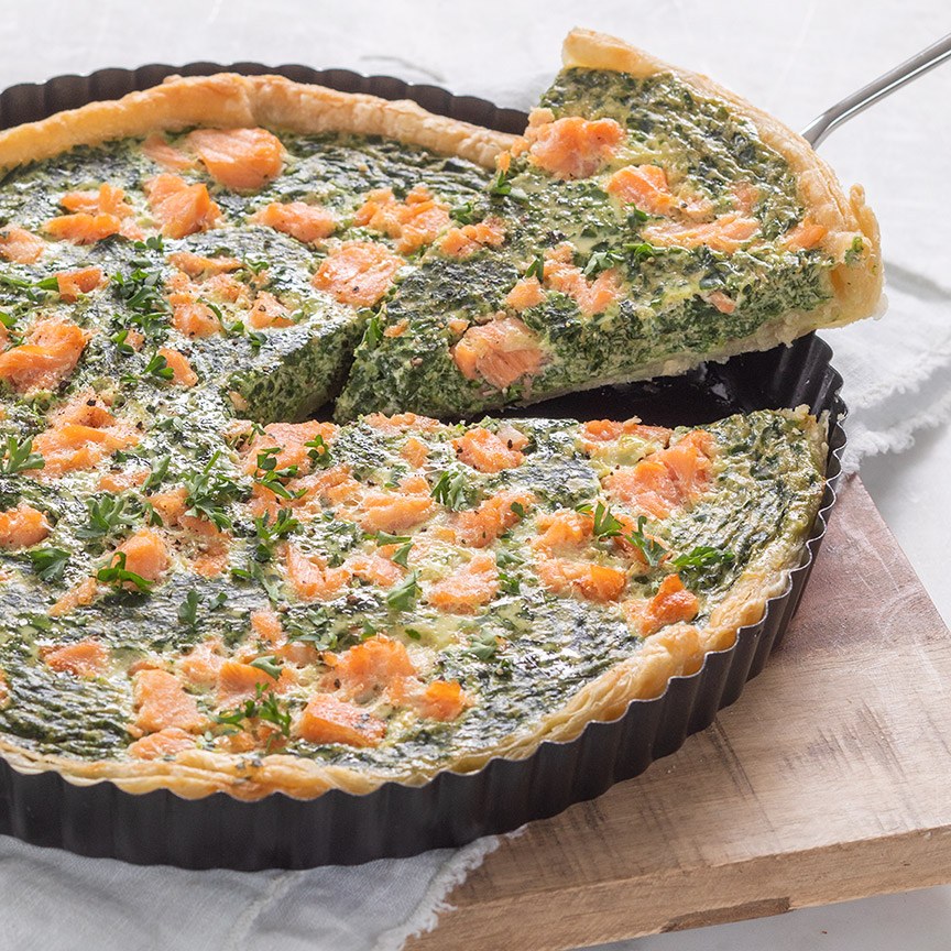 Quiche with salmon and spinach