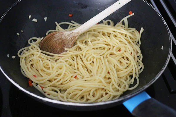 spaghetti_aglio_e_olio_05.jpg