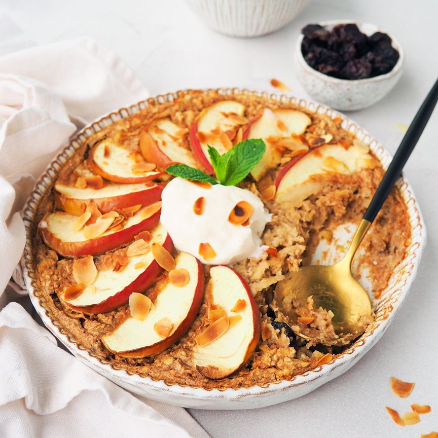 Baked oatmeal with apple
