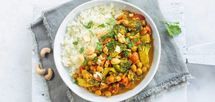 Yellow curry with cauliflower rice