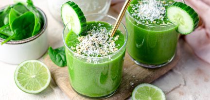 Green smoothie with spinach and banana