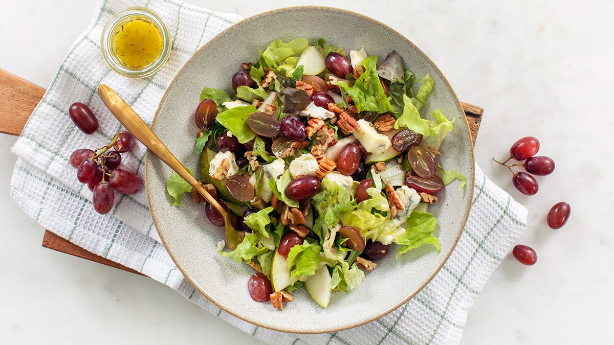 Salade met druiven en noten