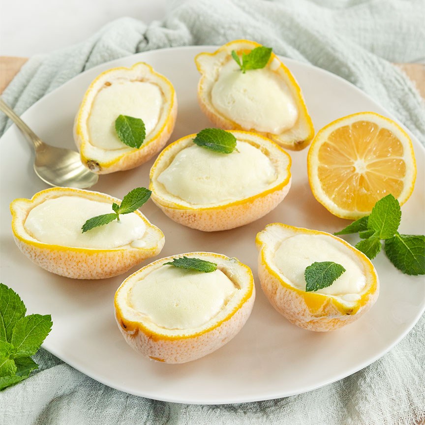 Gevulde citroenen met ijs